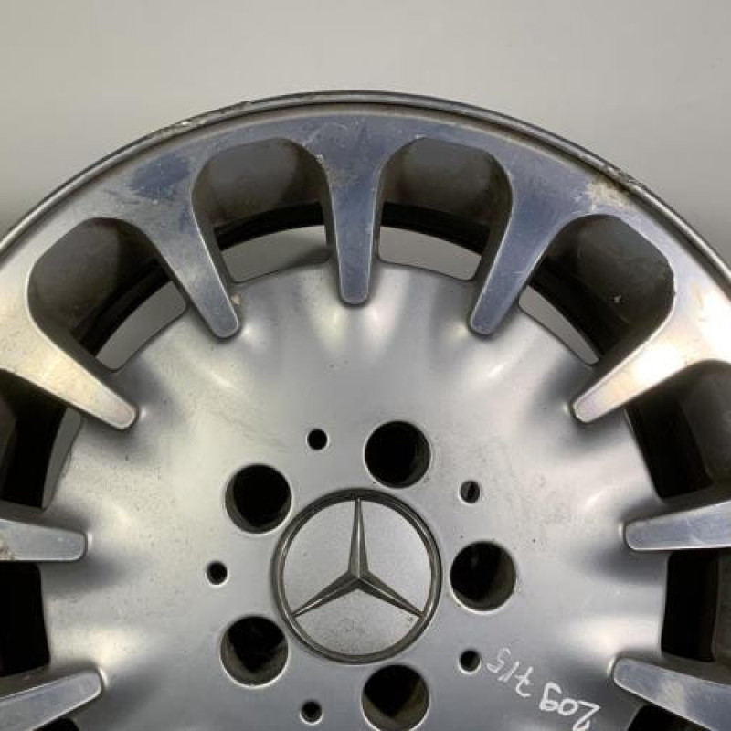 Jante MERCEDES CLASSE E 211 Photo n°3