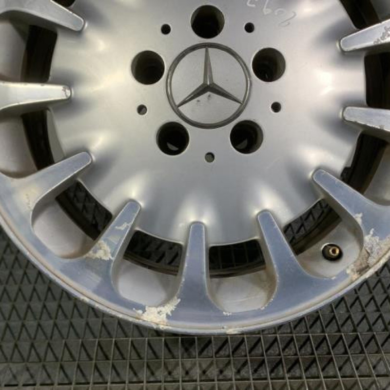 Jante MERCEDES CLASSE E 211 Photo n°3