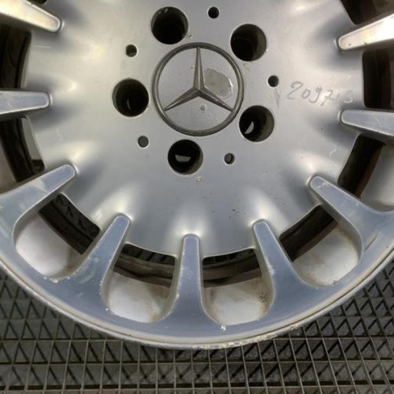 Jante MERCEDES CLASSE E 211 Photo n°3