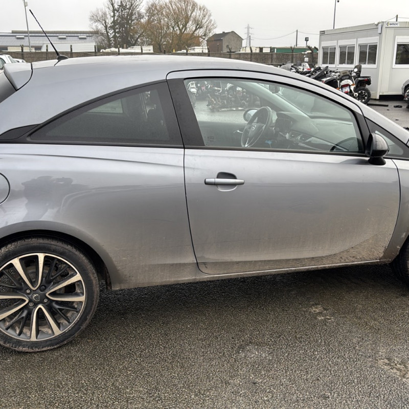 OPEL CORSA E 1.4i - 16V Photo n°16
