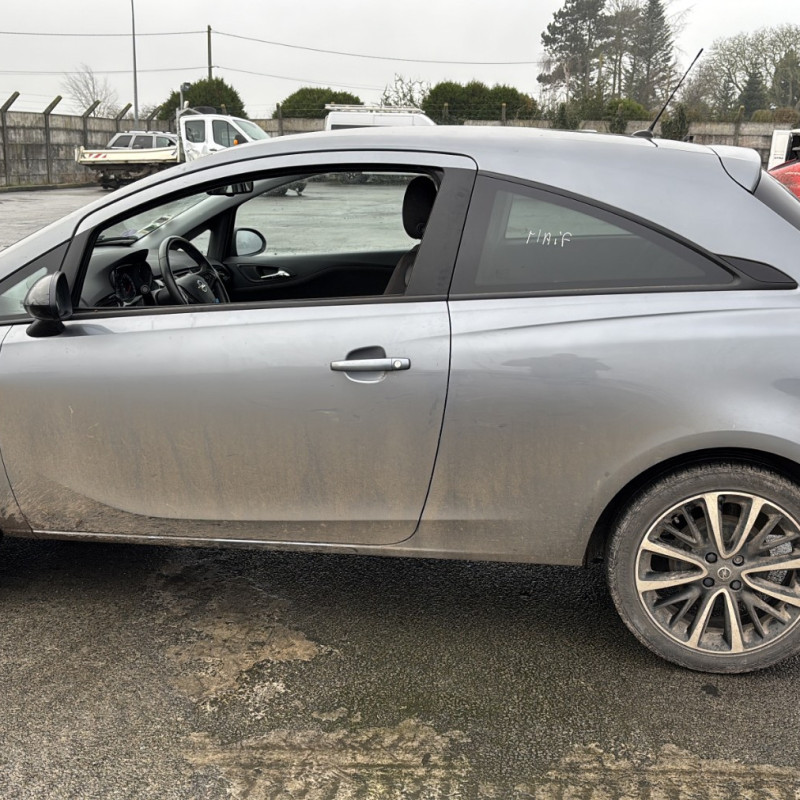 OPEL CORSA E 1.4i - 16V Photo n°17