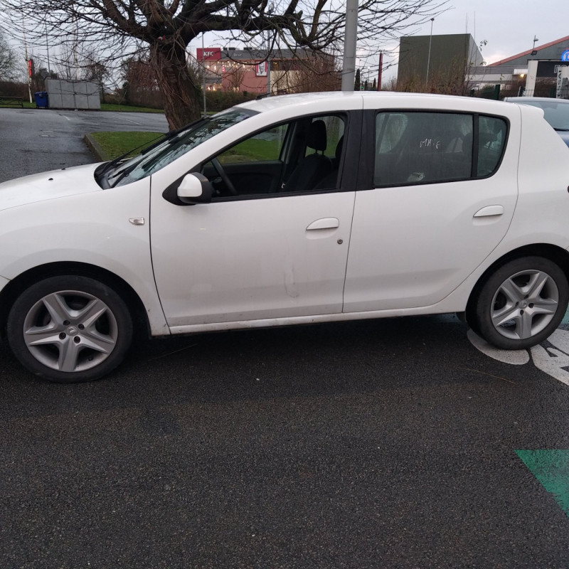 DACIA SANDERO 2 PHASE 1 0.9i - 12V TURBO TCE 90 Photo n°3
