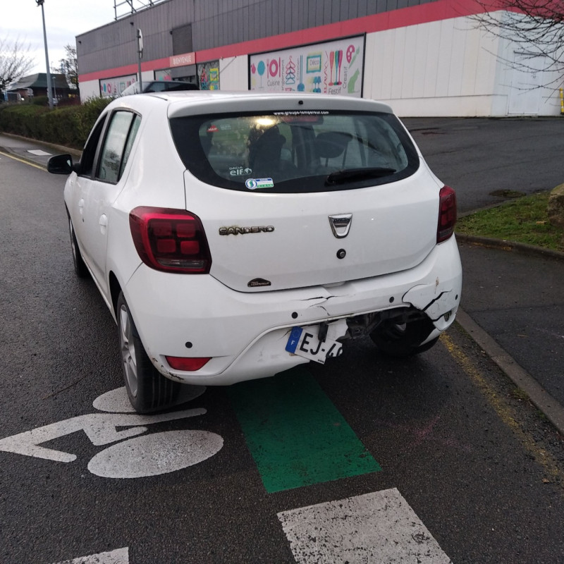 DACIA SANDERO 2 PHASE 1 0.9i - 12V TURBO TCE 90 Photo n°4
