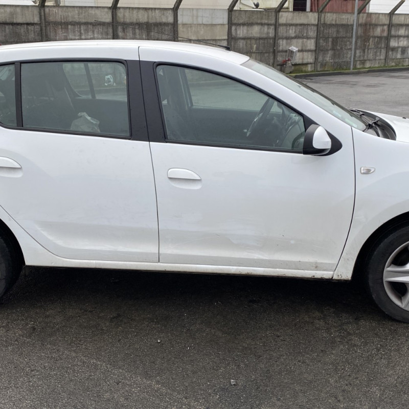 DACIA SANDERO 2 PHASE 1 0.9i - 12V TURBO TCE 90 Photo n°17