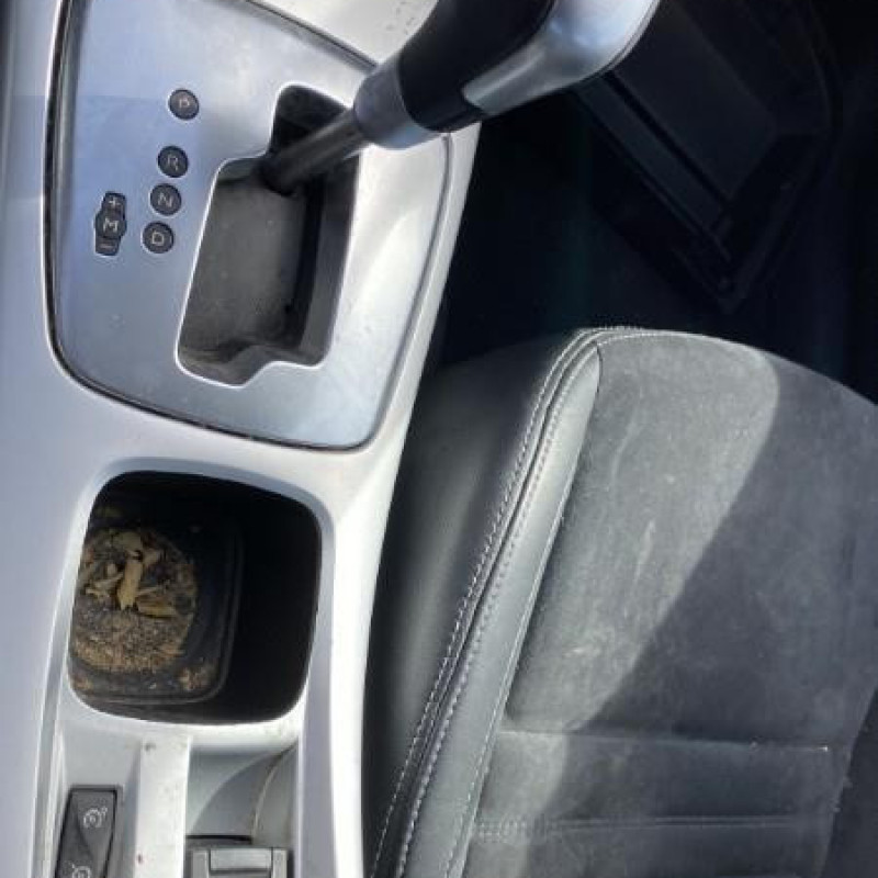 RENAULT LAGUNA 3 PHASE 1 2.0 DCI - 16V TURBO Photo n°6