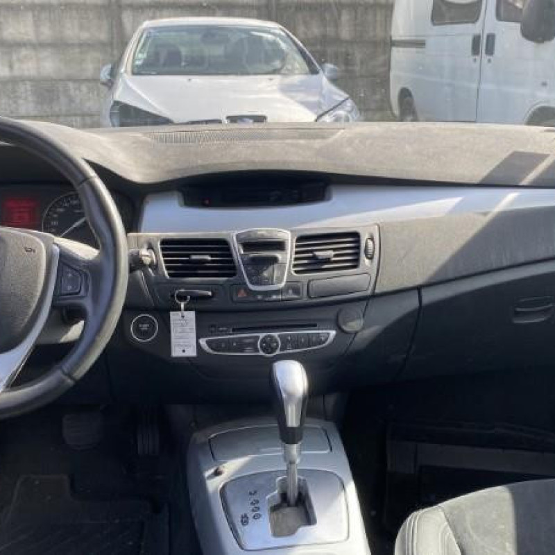 RENAULT LAGUNA 3 PHASE 1 2.0 DCI - 16V TURBO Photo n°18