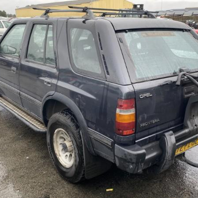 OPEL FRONTERA A PHASE 1 2.3 TD - 8V TURBO 4X4 Photo n°5