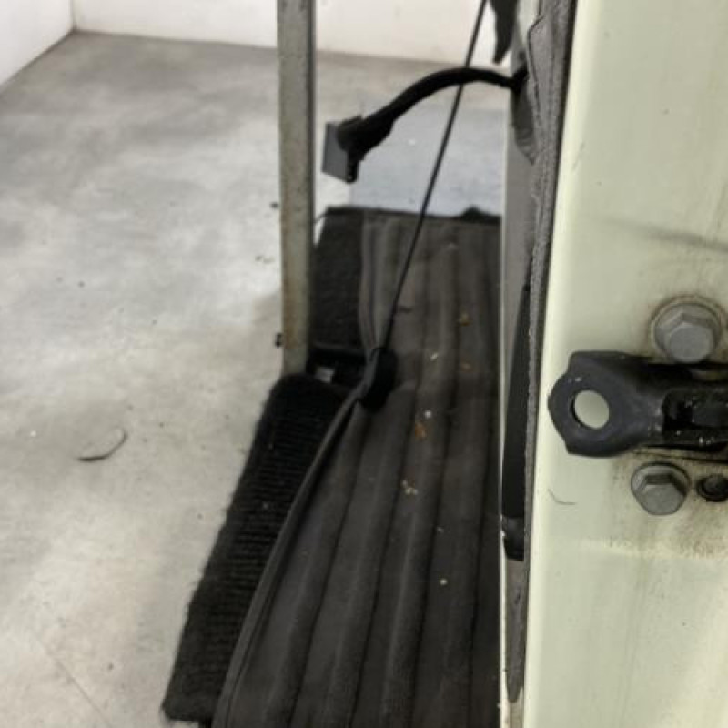 Porte avant gauche RENAULT TWINGO 2 Photo n°5