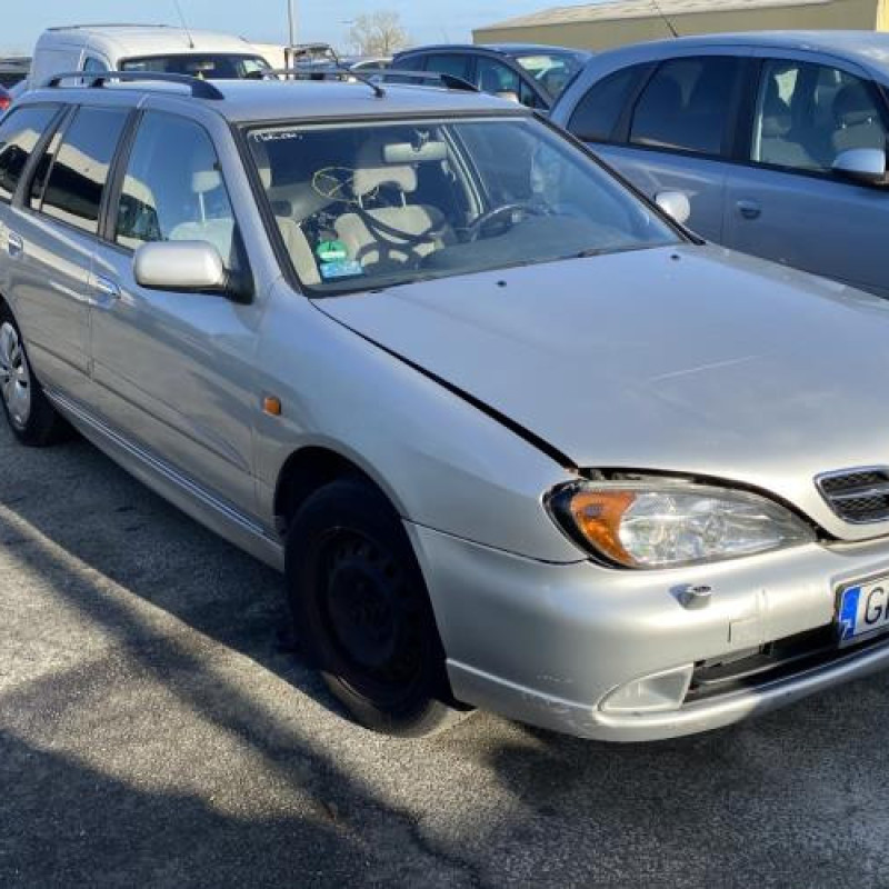 Pare choc avant NISSAN PRIMERA 2 Photo n°8