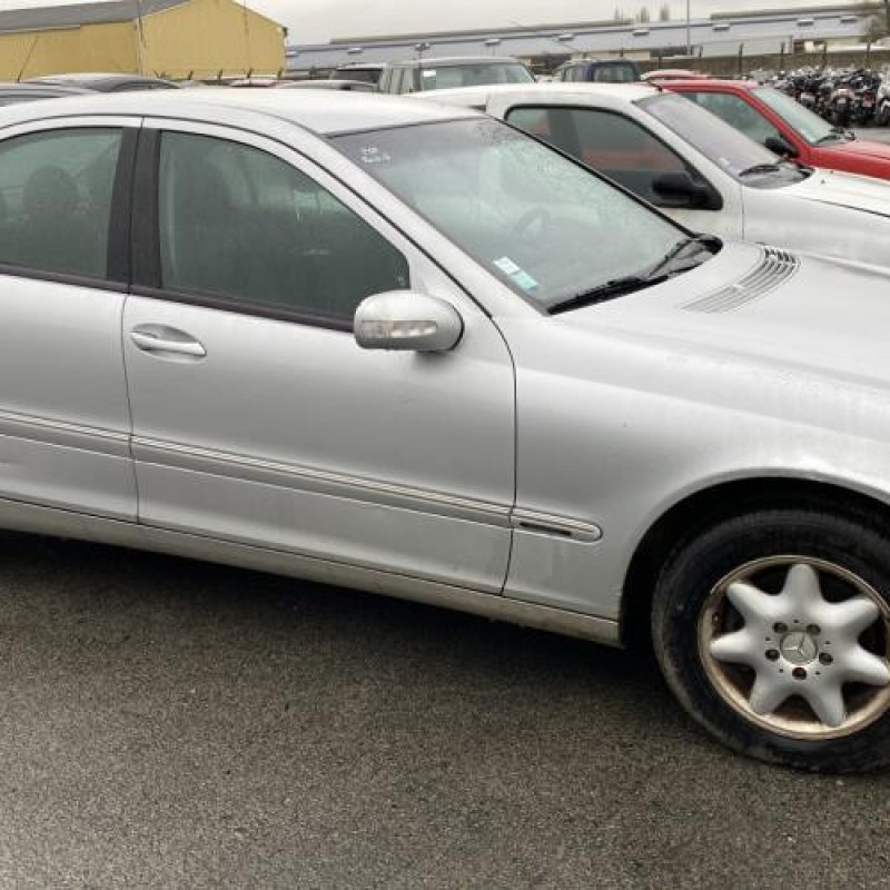 Feu arriere principal droit (feux) MERCEDES CLASSE C 203 Photo n°10