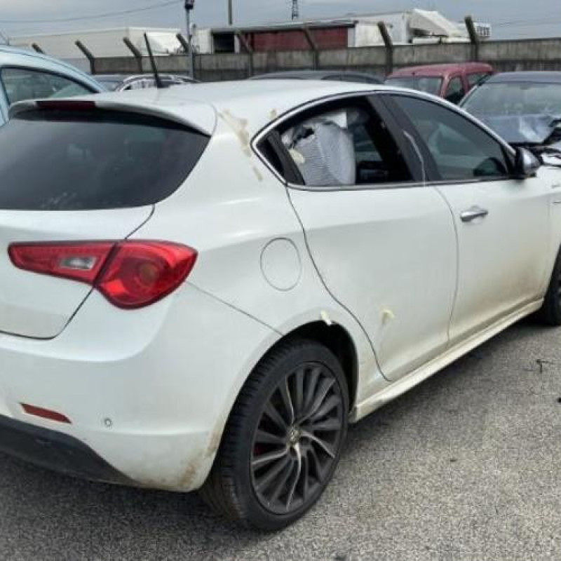 Feu arriere principal droit (feux) ALFA ROMEO GIULIETTA 2 Photo n°6