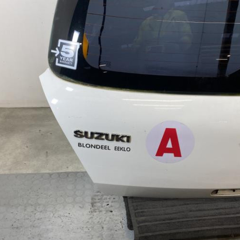 Malle/Hayon arriere SUZUKI SWIFT 3 Photo n°5