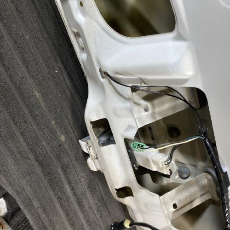 Malle/Hayon arriere SUZUKI SWIFT 3 Photo n°10