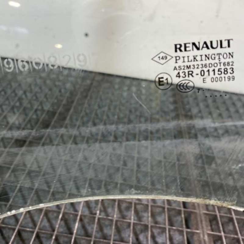Vitre avant gauche RENAULT CAPTUR 1 Photo n°3