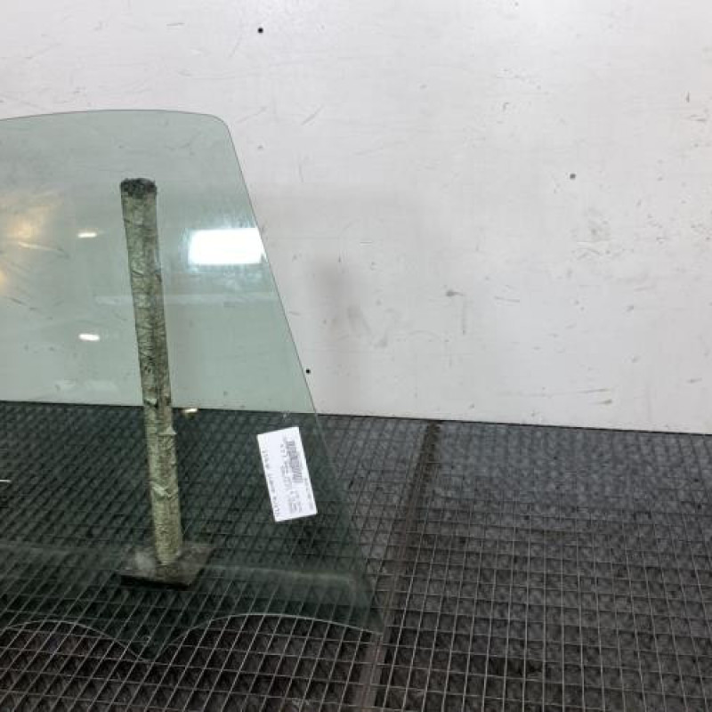 Vitre avant droit RENAULT TRAFIC 3 COURT Photo n°4