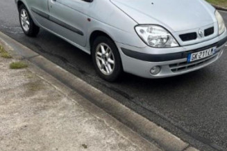 Vitre avant droit RENAULT SCENIC 1