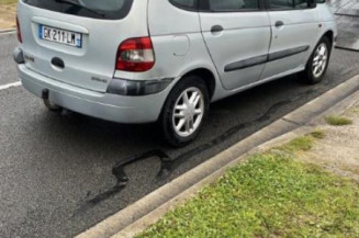 Vitre avant droit RENAULT SCENIC 1