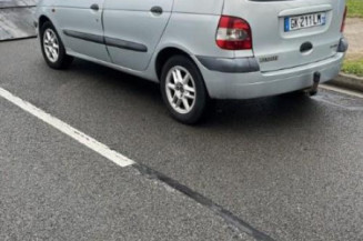 Vitre avant droit RENAULT SCENIC 1
