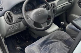 Vitre avant droit RENAULT SCENIC 1