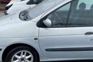 Vitre avant droit RENAULT SCENIC 1