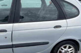 Vitre avant droit RENAULT SCENIC 1