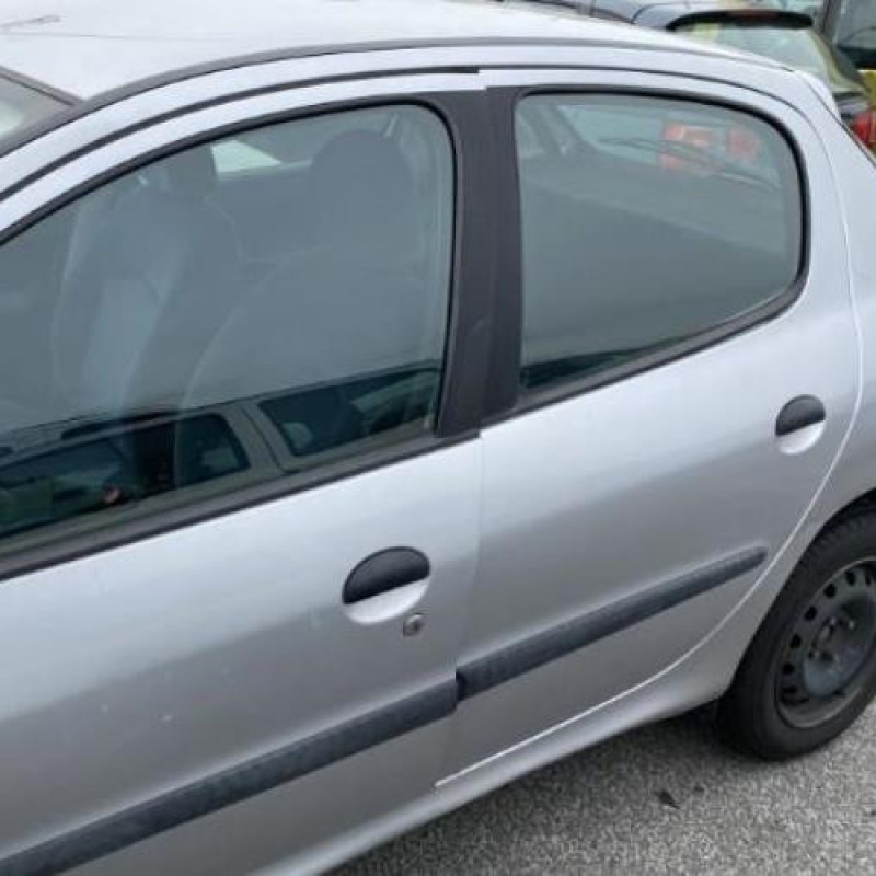 Moteur essuie glace arriere PEUGEOT 206 Photo n°10