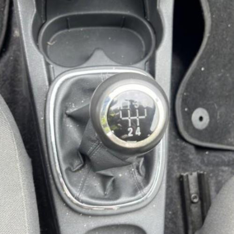 Aile avant gauche OPEL CORSA D Photo n°12