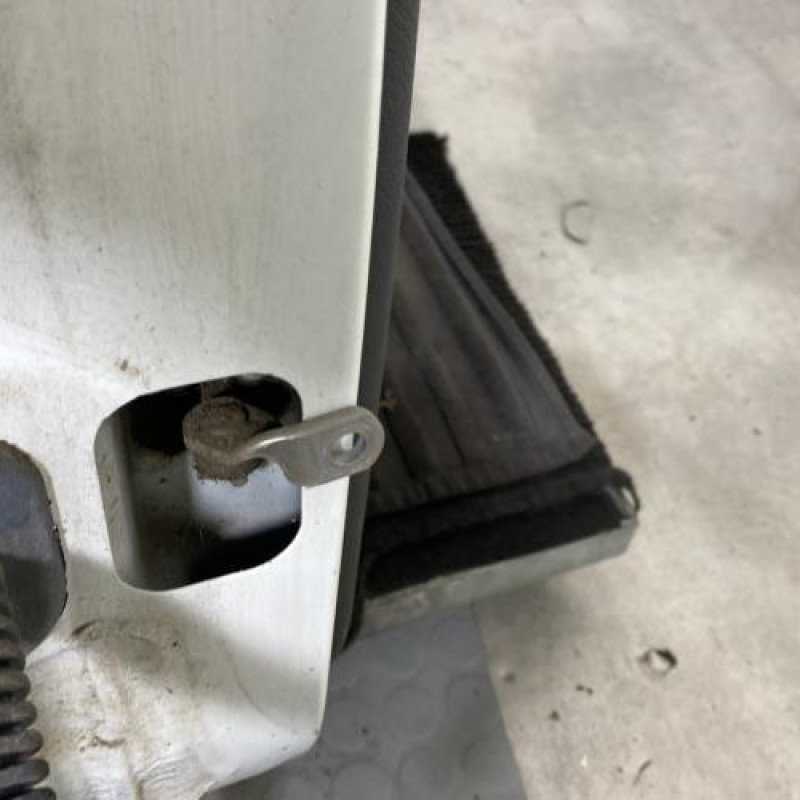 Porte arriere droit RENAULT CLIO 2 CAMPUS Photo n°7