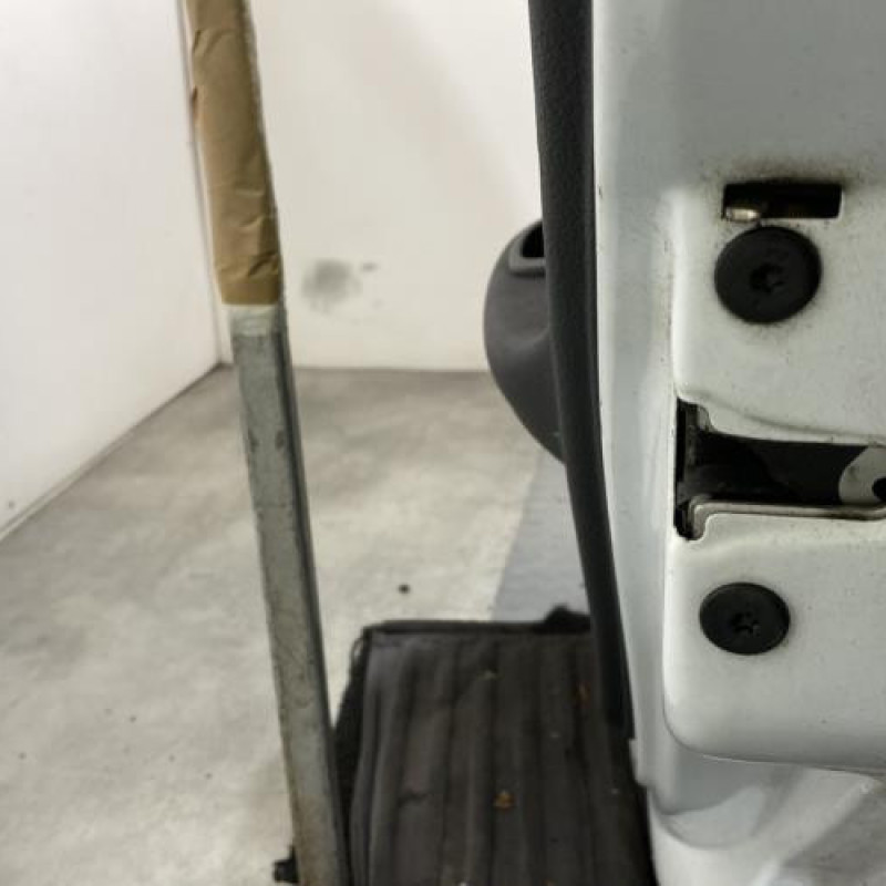 Porte arriere droit RENAULT CLIO 2 CAMPUS Photo n°9