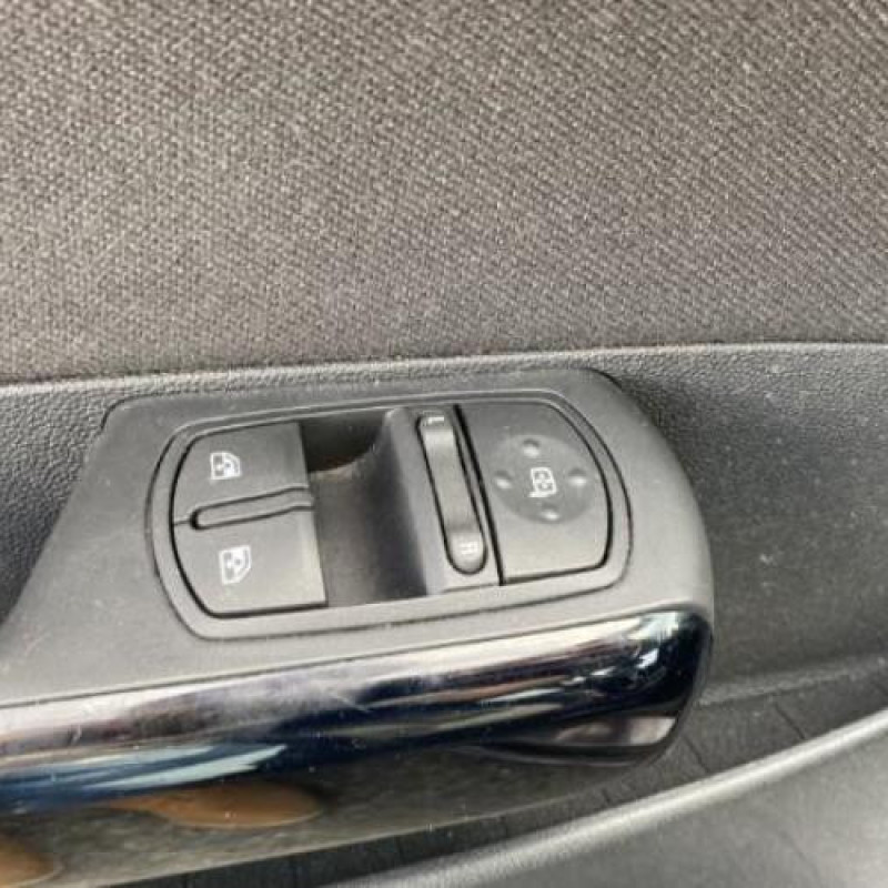 Feu arriere principal droit (feux) OPEL CORSA D Photo n°13