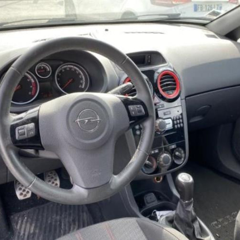 Feu arriere principal droit (feux) OPEL CORSA D Photo n°17