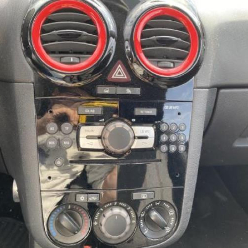 Feu arriere principal droit (feux) OPEL CORSA D Photo n°19