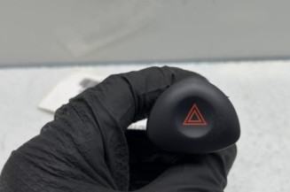 Bouton de warning RENAULT CLIO 2 CAMPUS Photo n°1