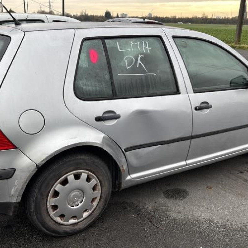 Feu arriere principal gauche (feux) VOLKSWAGEN GOLF 4 Photo n°9