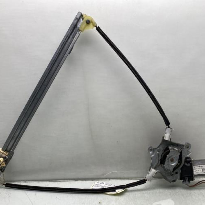 Leve vitre electrique avant droit RENAULT CLIO 2 Photo n°1