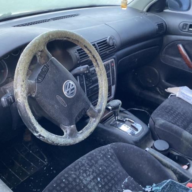 Serrure avant droit VOLKSWAGEN PASSAT 4 Photo n°19