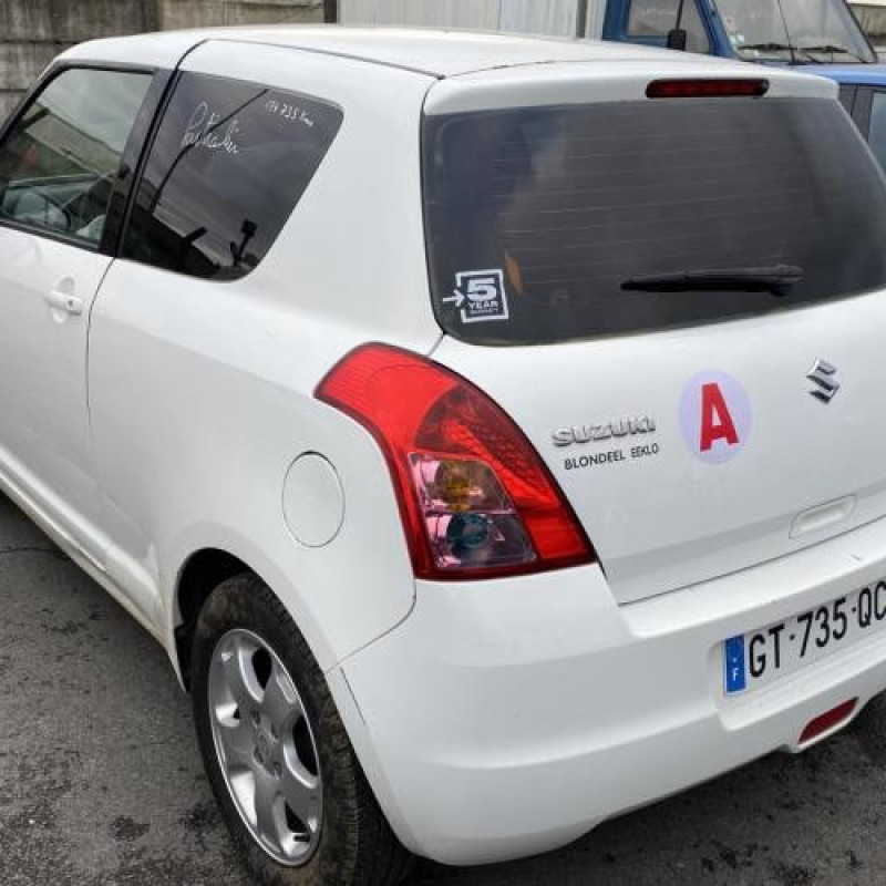 Boite a gants SUZUKI SWIFT 3 Photo n°7