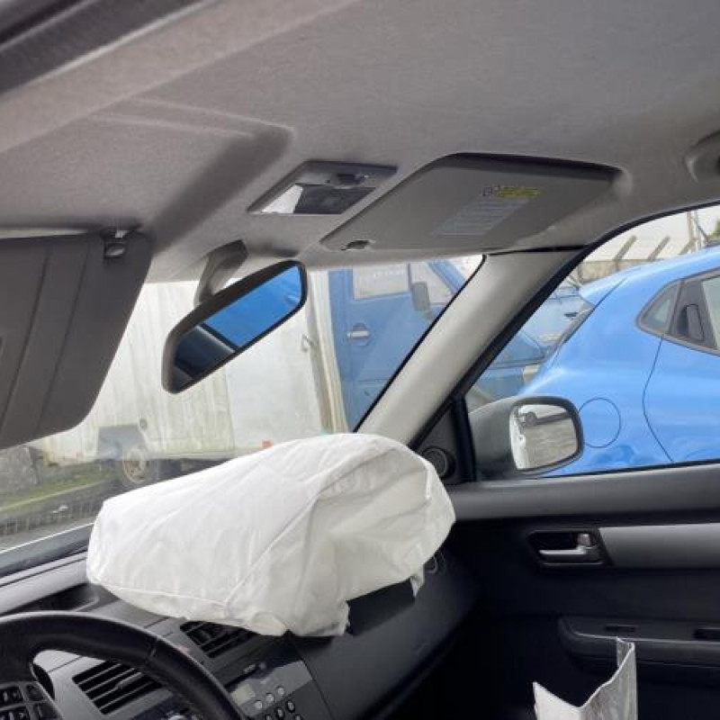 Boite a gants SUZUKI SWIFT 3 Photo n°16
