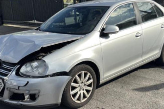 Feu arriere secondaire gauche (feux) VOLKSWAGEN JETTA 3