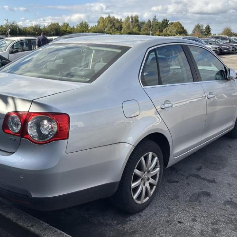Feu arriere secondaire gauche (feux) VOLKSWAGEN JETTA 3 Photo n°6