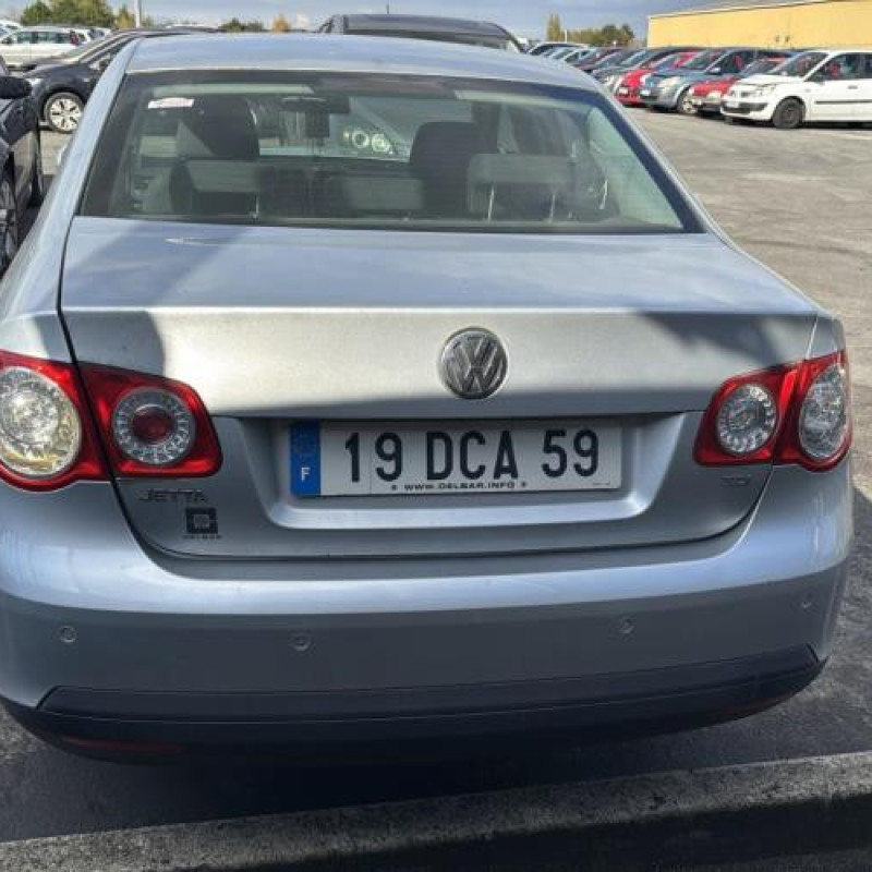 Feu arriere secondaire gauche (feux) VOLKSWAGEN JETTA 3 Photo n°8