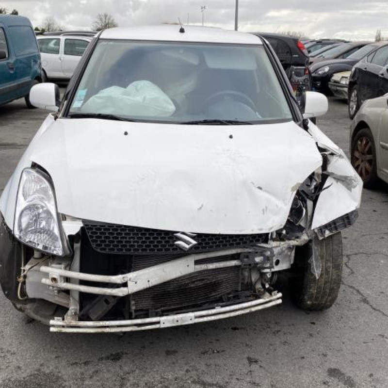 Bouton de warning SUZUKI SWIFT 3 Photo n°8