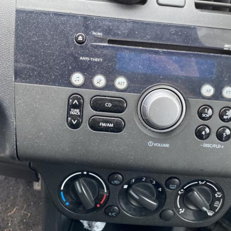 Bouton de warning SUZUKI SWIFT 3 Photo n°15