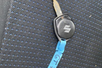 Bouton de warning SUZUKI SWIFT 3