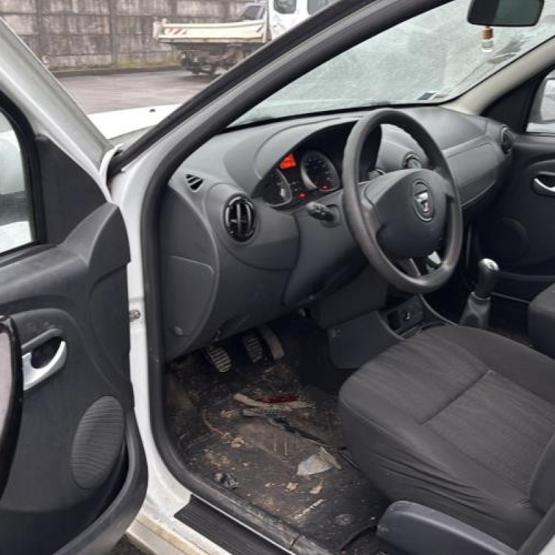 Vitre arriere droit DACIA DUSTER 1 Photo n°20