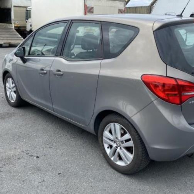 Air bag conducteur OPEL MERIVA B Photo n°8