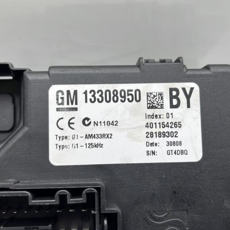 Porte fusible OPEL CORSA D Photo n°2