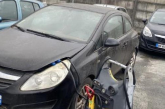 Porte fusible OPEL CORSA D