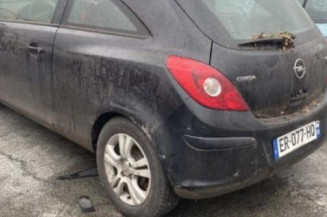 Porte fusible OPEL CORSA D