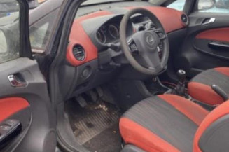 Porte fusible OPEL CORSA D